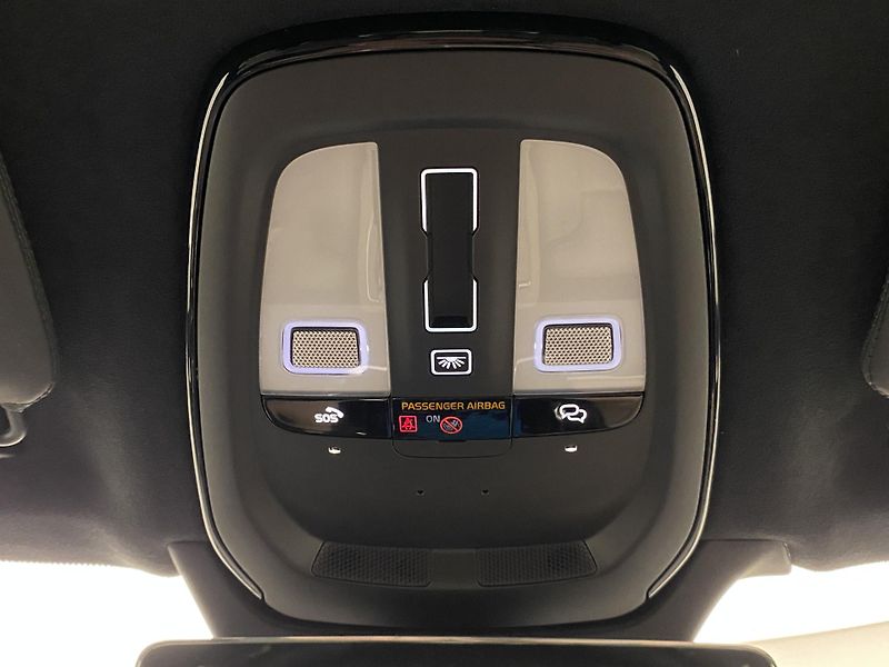 Volvo XC90 (2025) T8 AWD Plug-in DARK ULTRA - fotka 47 z 75