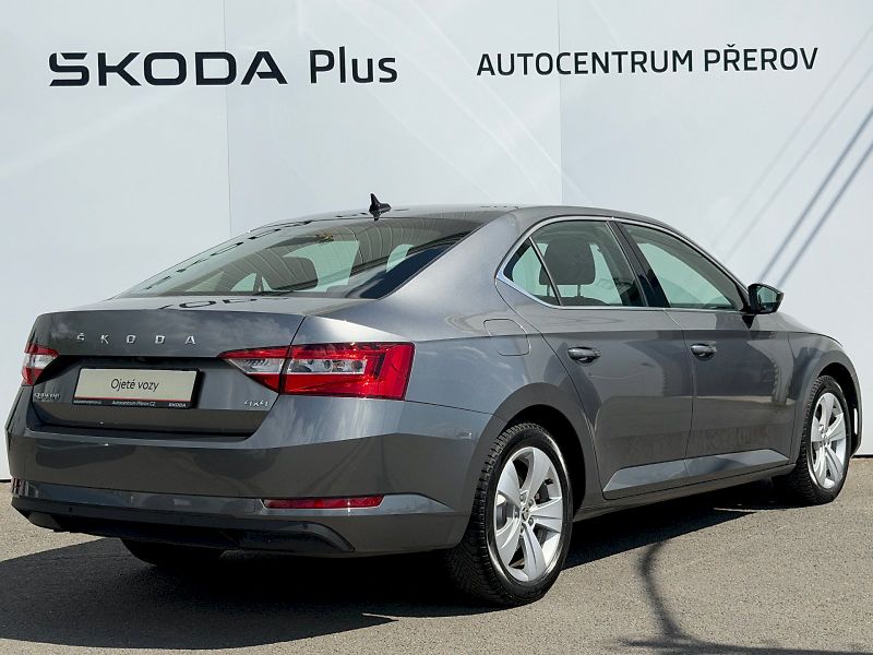 Škoda Superb (2022) 2.0 TDI 147kW 4x4 DSG Style - fotka 2 z 35