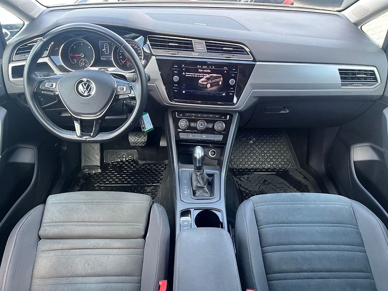 Volkswagen Touran 2.0 TDI/110kW Comfortline DSG - fotka 15 z 24