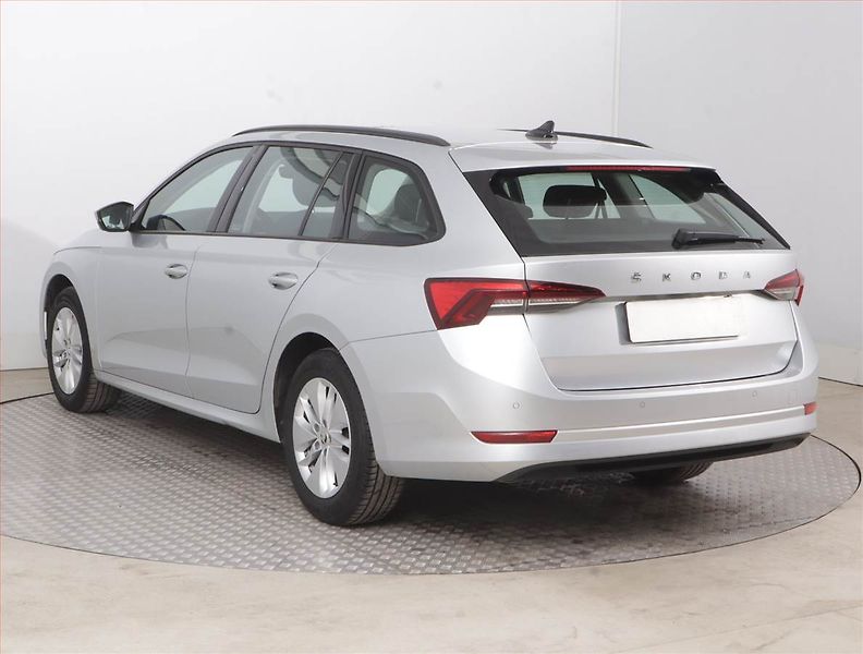 Škoda Octavia (2023) Ambition 2.0 TDI, ČR,1.maj - fotka 4 z 15