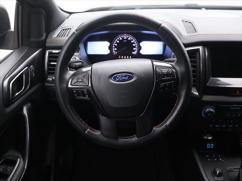 Ford Ranger 2,0 TDCI 156kW Wildtrak 4x4 - fotka 14 z 28
