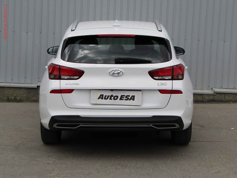 Hyundai i30 (2023) 1.0 T-GDi, 2.maj,ČR, Smart - fotka 5 z 22