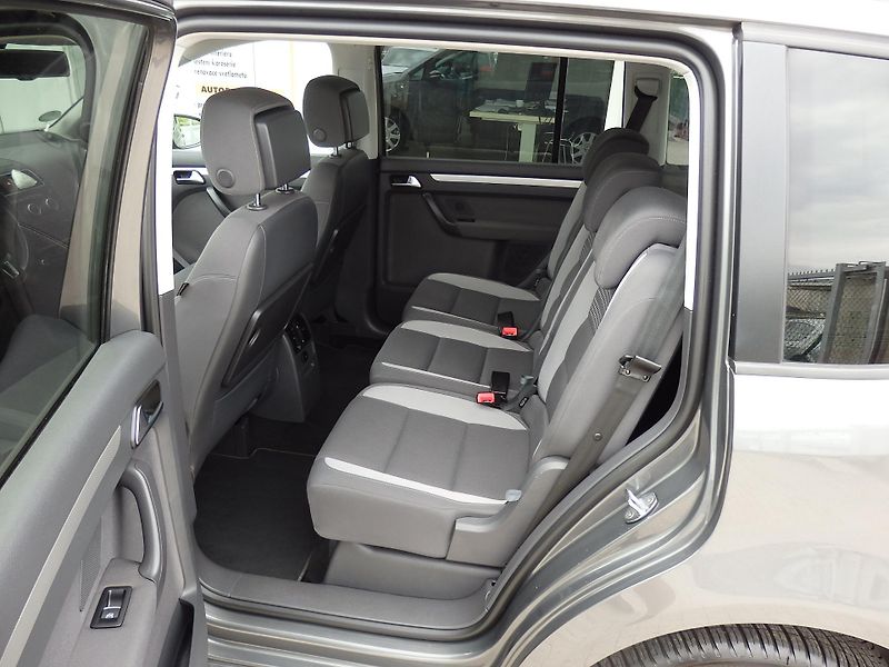 Volkswagen Touran 1.4 TSI 103 kW LIFE XENONY - fotka 7 z 15