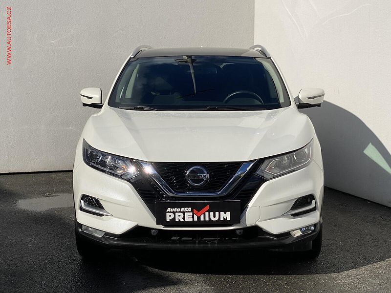 Nissan Qashqai (2021) 1.3 DiG-T, ČR, N-Connecta - fotka 2 z 19