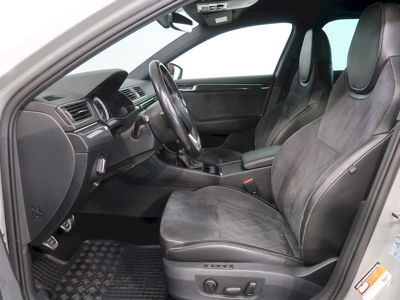 Škoda Superb (2018) SPORTLINE 2.0TDI 140KW CANTON - fotka 13 z 41
