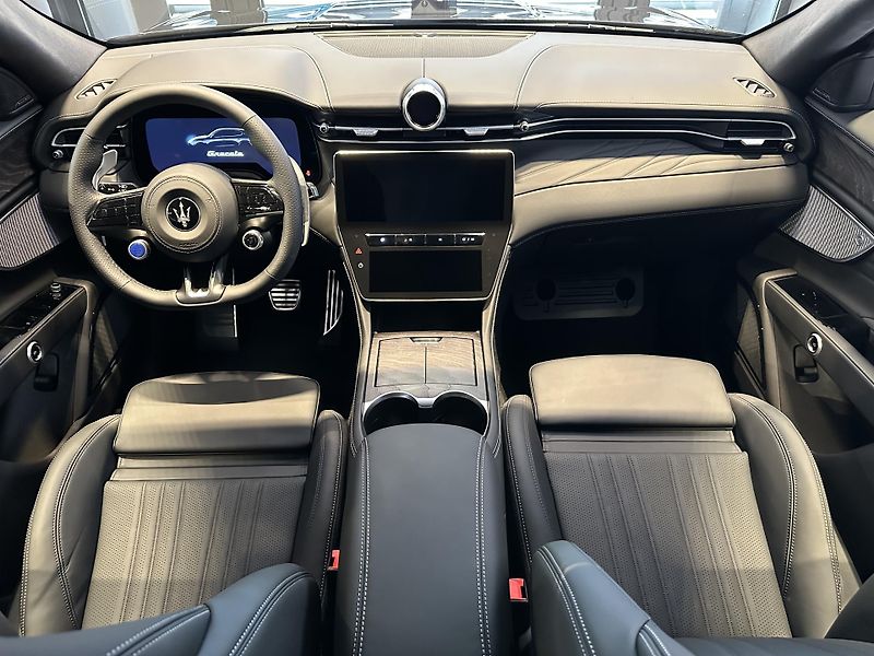 Maserati Grecale (2026) Grecale Modena 330 HP - fotka 16 z 17