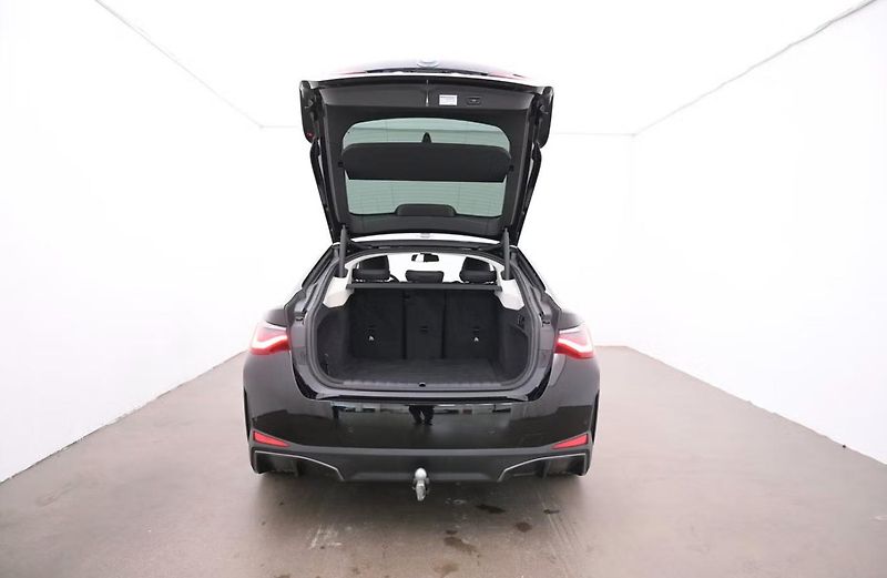 BMW i4 eDrive40 GC SoH 96% Tažné Kam - fotka 21 z 26