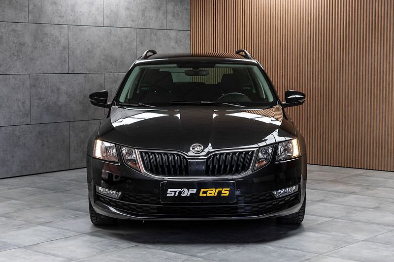 Škoda Octavia 1.6 TDI 85kW *MirrorLink*ACC* - fotka 2 z 40