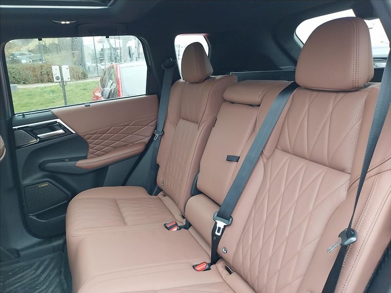 Mitsubishi Outlander (2026) 2.4 PHEV PAKET PREMIUM  INSTYL - fotka 8 z 9