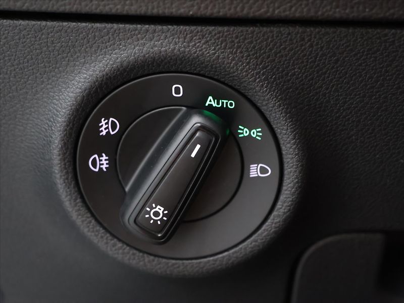 Škoda Karoq 1,6 TDI 85kW Ambition CZ DPH - fotka 16 z 29