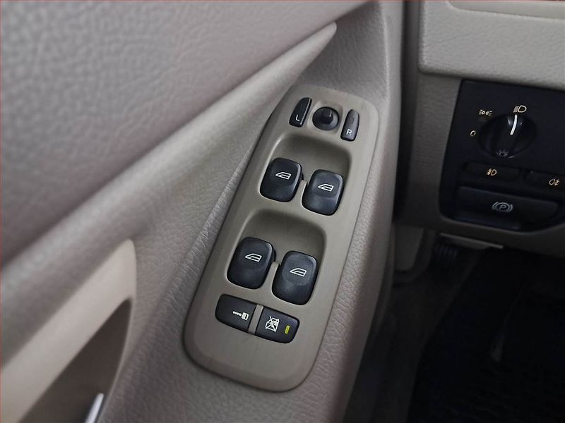 Volvo XC90 (2006) D5, 4X4, Automat, Tempomat - fotka 18 z 18