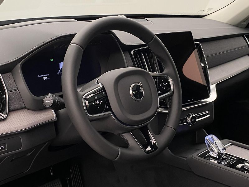 Volvo XC90 (2026) B5 AWD AUT DARK PLUS 7míst - fotka 4 z 69