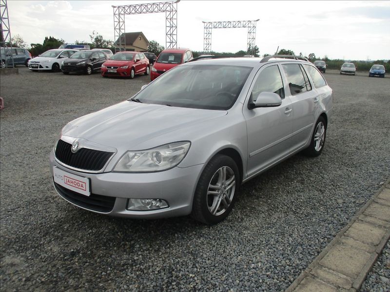 Škoda Octavia 1,6 TDI, aut. klima, servis - fotka 3 z 20