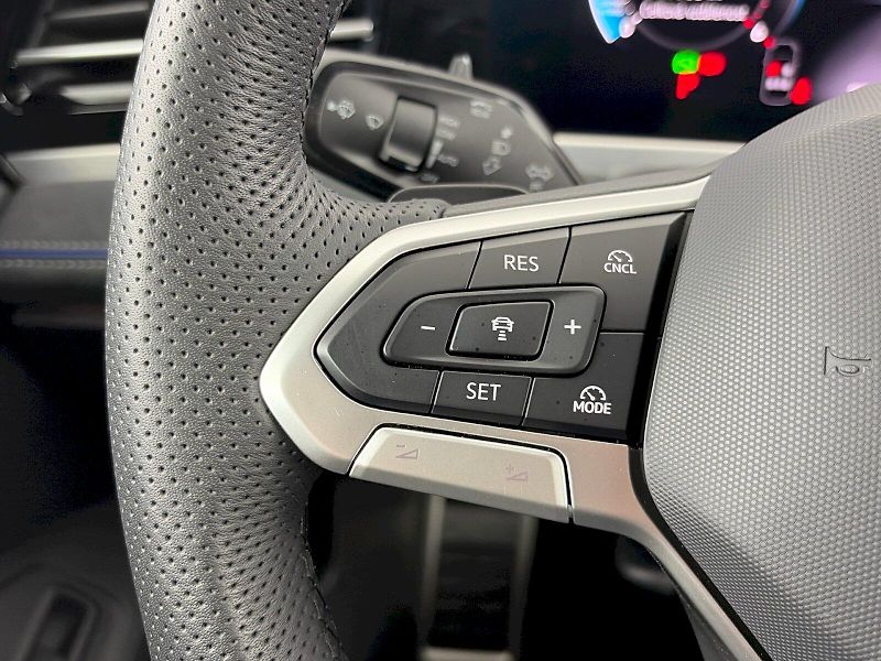 Volkswagen Passat (2025) R-Line 2.0 TDI 142kW 4Motion D - fotka 32 z 40
