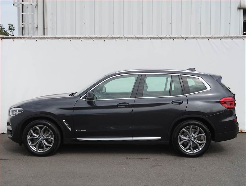 BMW X3 (2018) xLine xDrive20d, 4X4, Automat - fotka 3 z 23