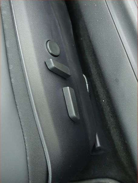 Tesla Model 3 (2019) Long Range 4WD 78kWh - fotka 19 z 21