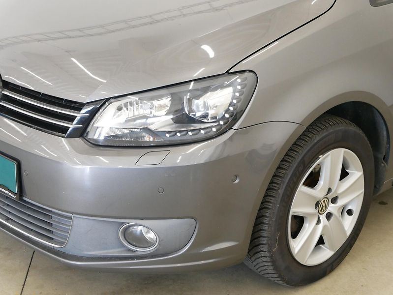 Volkswagen Touran - fotka 9 z 27