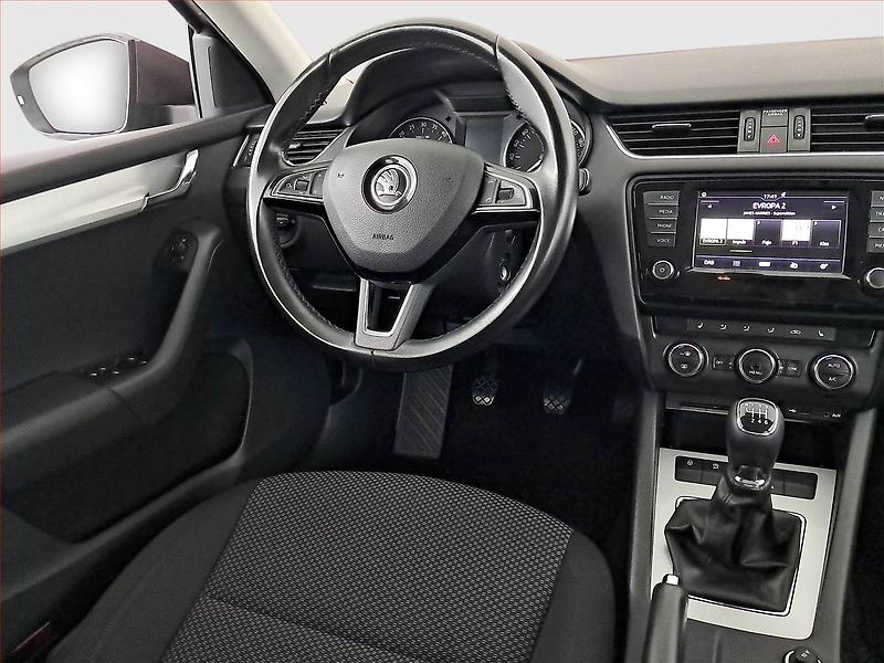 Škoda Octavia (2015) Ambition Plus 2.0 TDI - fotka 7 z 19