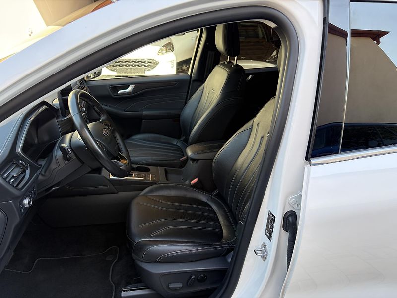 Ford Kuga (2022) Vignale 2.5 PHEV, 10/22 - fotka 6 z 22