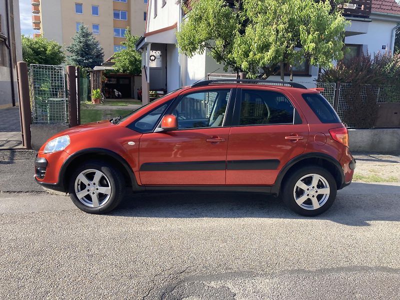 Suzuki SX4 (2010) SUZUKI SX4 1.6i 4x4 88 kw plná - fotka 4 z 18