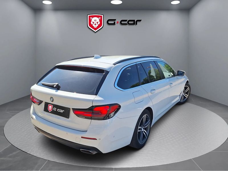 BMW Řada 5 530d xDrive AT Touring 210 kW - fotka 2 z 6