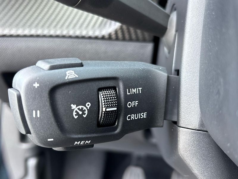 Peugeot 2008 ALLURE - fotka 23 z 28