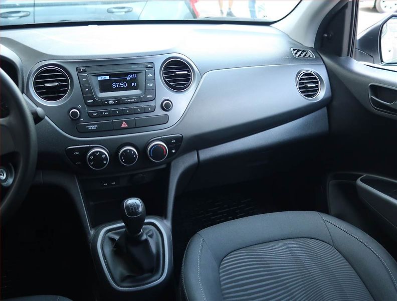 Hyundai i10 (2018) 1.0, ČR,1.maj, Serv.kniha - fotka 8 z 15