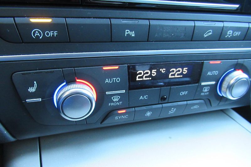 Audi A6 Allroad 3.0 TDI QUATTRO NAVI TAŽNÉ - fotka 18 z 29