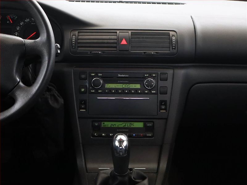 Škoda Superb (2005) 1.9 TDI, Serv.kniha - fotka 10 z 13