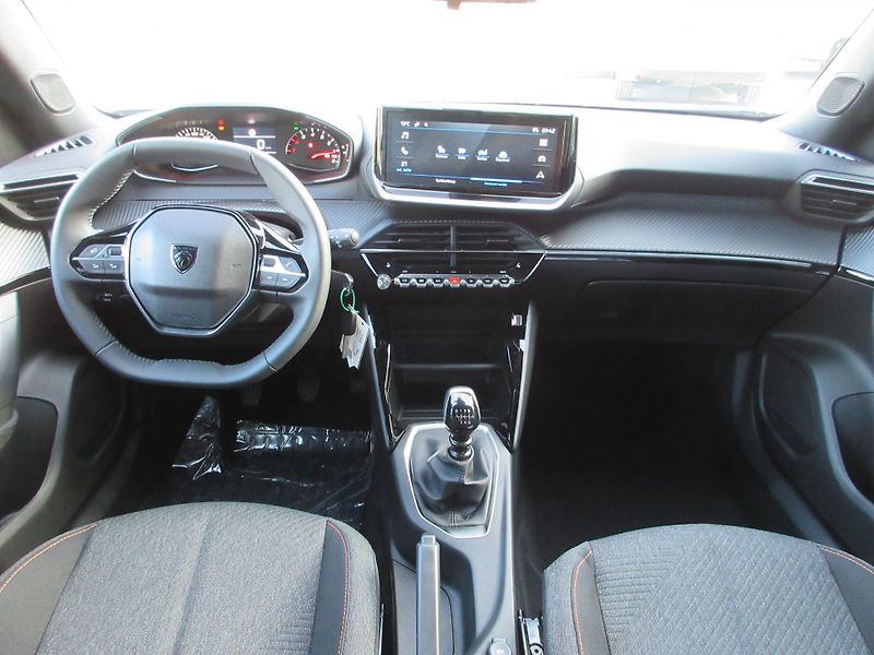 Peugeot 2008 STYLE PureTech 100 S&S MAN6 - fotka 17 z 36