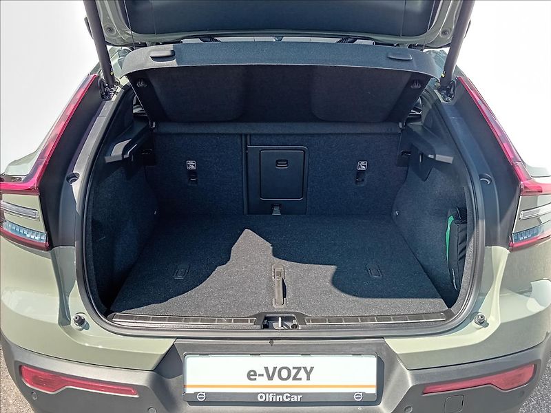 Volvo C40 1,0 AWD RECHARGE ULTIMATE - fotka 11 z 25