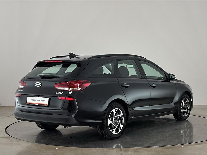 Hyundai i30 Smart DCT - fotka 2 z 26