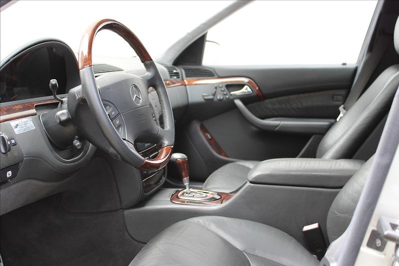 Mercedes-Benz Třídy S S 600 Long V12 / Lorinser - fotka 10 z 43
