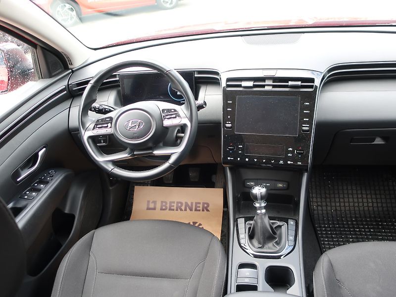 Hyundai Tucson 1.6T-GDi 110kW REZERVACE - fotka 16 z 24