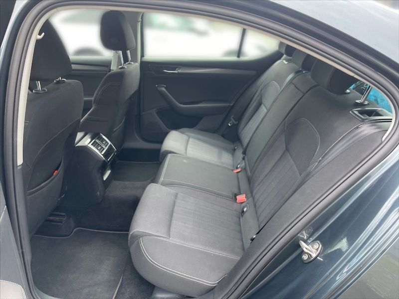 Škoda Superb 2,0 TDI 110 Style - fotka 8 z 11
