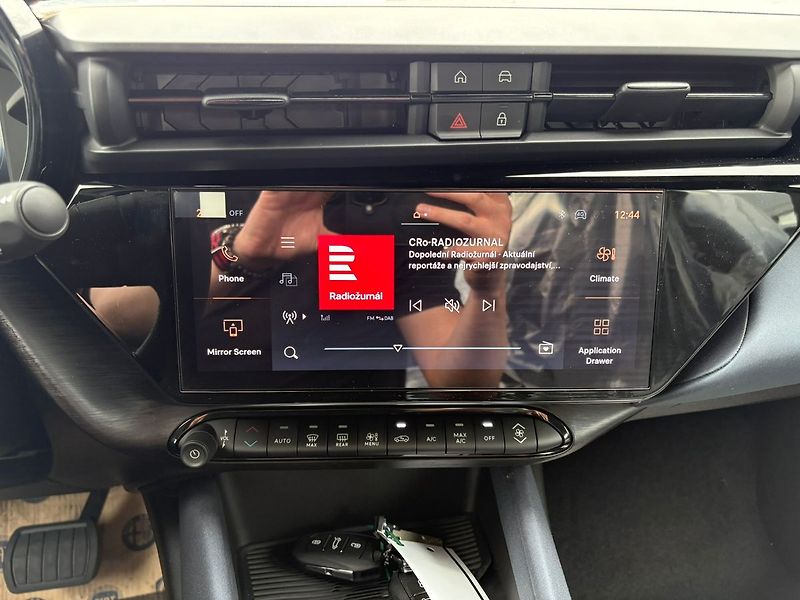 Alfa Romeo Junior (2026) 1.2 Turbo Hybrid 145k eDCT6 - fotka 15 z 16
