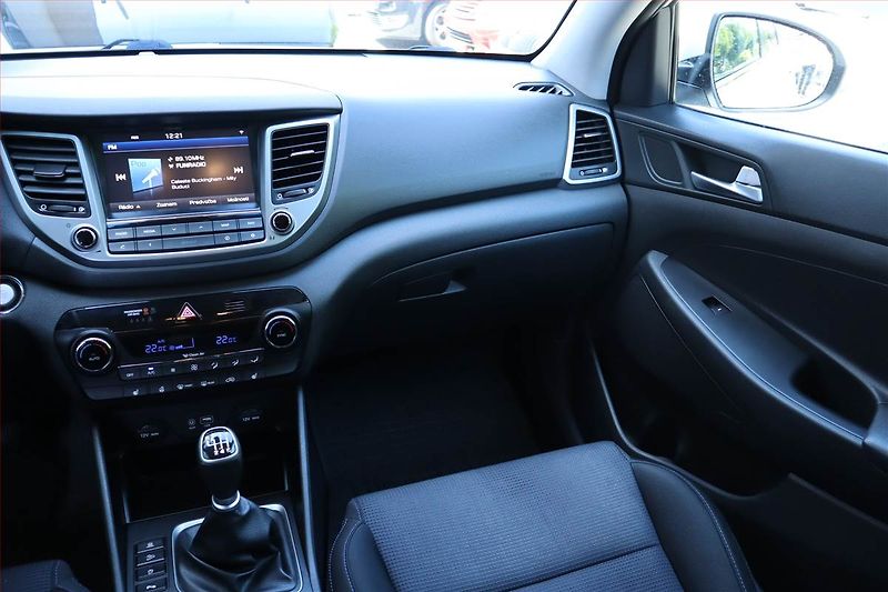 Hyundai Tucson (2017) Style 1.6 GDI, Serv.kniha - fotka 8 z 25