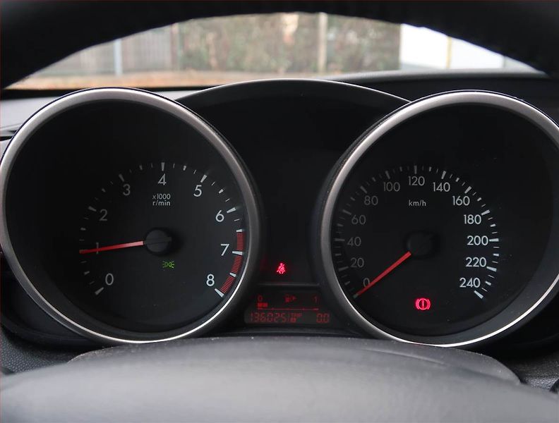 Mazda 3 (2009) 2.0, Navi, Tempomat - fotka 11 z 20