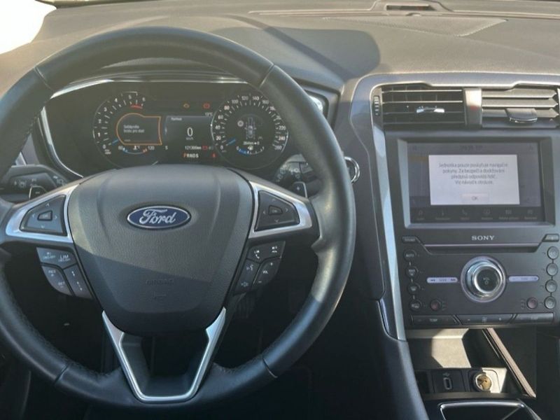 Ford Mondeo REZERVACE - fotka 9 z 14