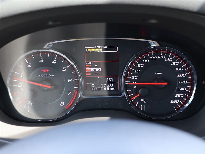 Subaru WRX 2,5 STI  221kW SPORT CZ DPH - fotka 20 z 40