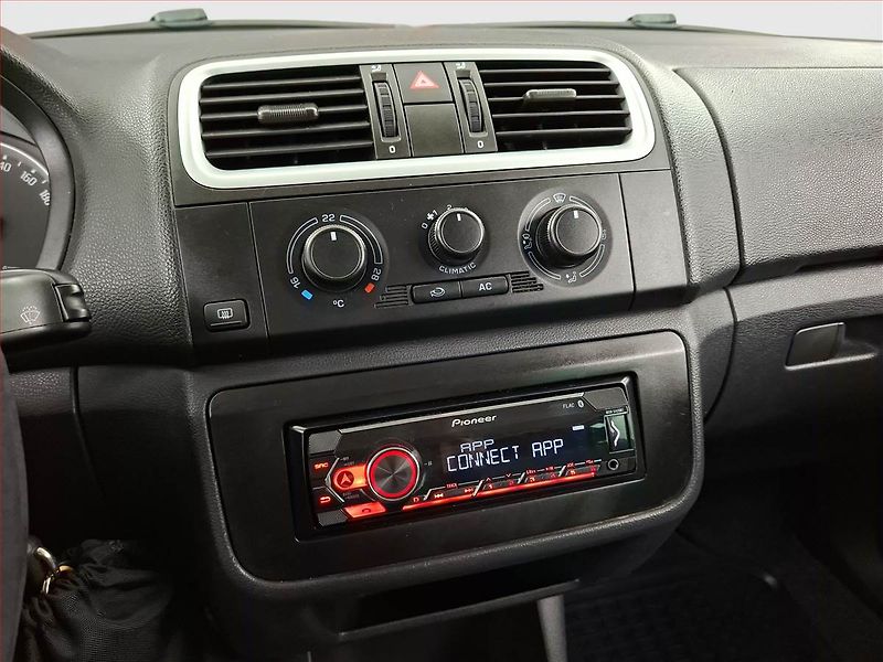 Škoda Fabia (2009) Ambition 1.4 16V, Serv.kniha - fotka 12 z 13