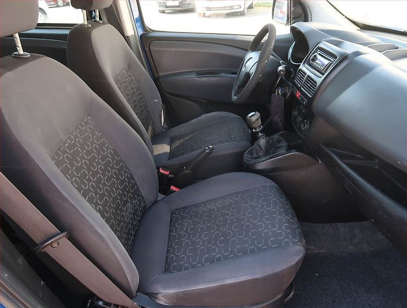 Fiat Dobló (2011) 1.6 MultiJet, 5Míst, ČR, DPH - fotka 9 z 16