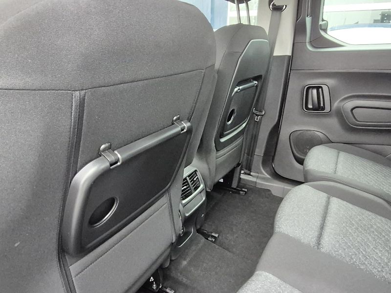 Peugeot Rifter (2026) ALLURE BlueHDi 100 S&S MAN6 N1 - fotka 12 z 22