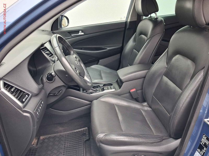 Hyundai Tucson (2015) 2.0 CRDi 4x4, 1.maj, AT - fotka 9 z 19