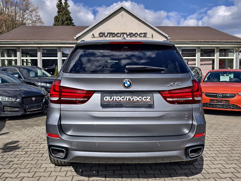 BMW X5 xDrive30d 190kW M-Paket, ČR - fotka 5 z 26