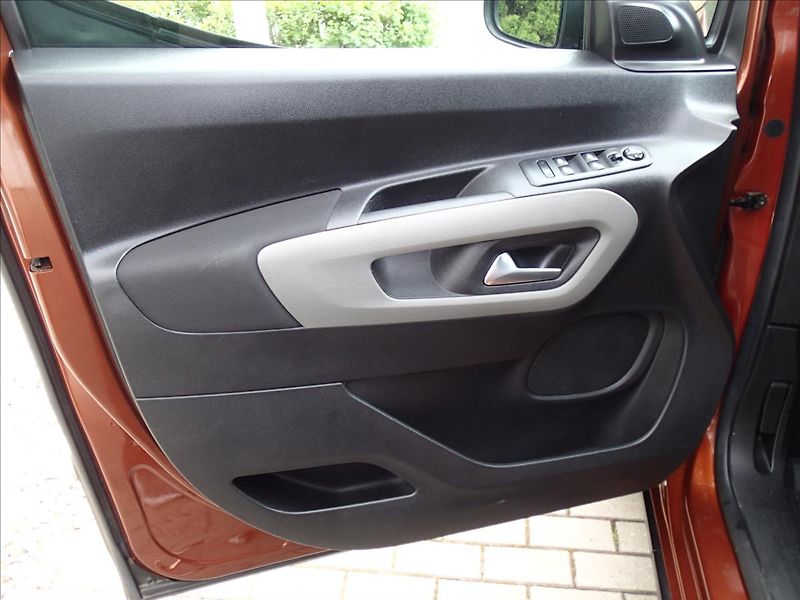 Peugeot Rifter 1,5 HDi, Active, ČR 2. Maj - fotka 9 z 35