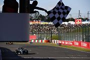44 Lewis Hamilton