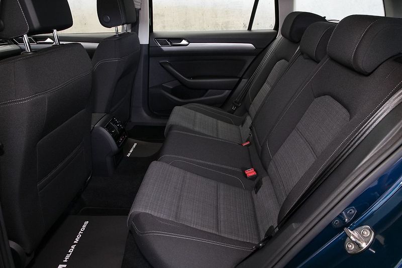 Volkswagen Passat 2.0TDI 110kW DSG Tažné Kamera - fotka 11 z 30