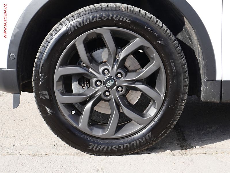 Land Rover Discovery Sport (2016) 2.0TD4 4x4, AT, bixen, panor - fotka 19 z 20