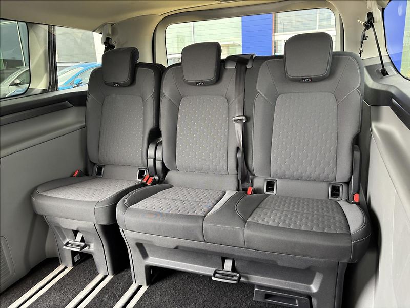 Ford Tourneo Custom 2,0 125kW L2 Titanium  DPH - fotka 22 z 44